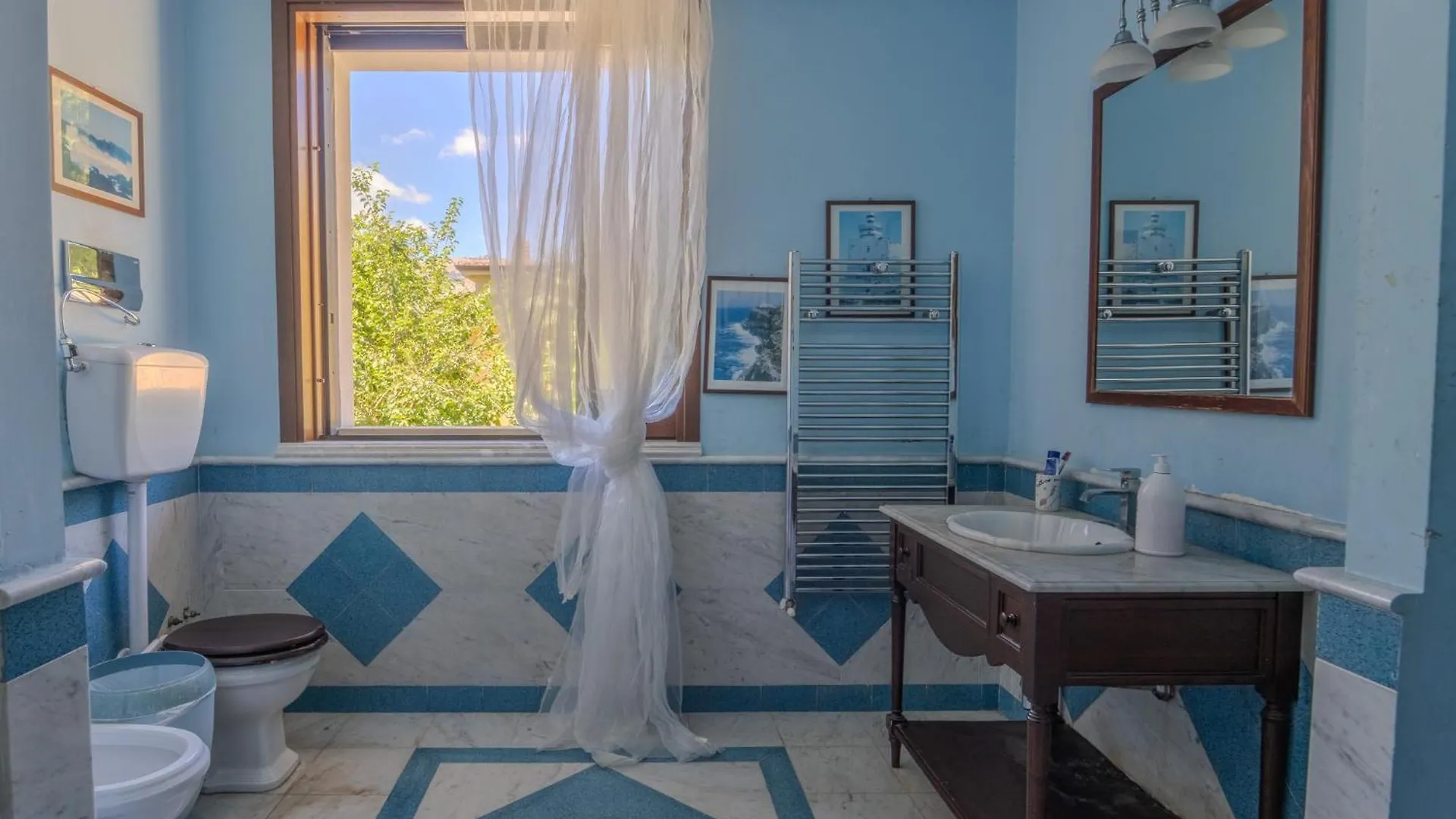 Villa Mariangela Luxury Mondello Palermo 0*,